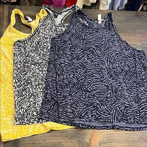 Athleta Women's ultimate train printed racerback Tanks Yellow, Black, and Blue